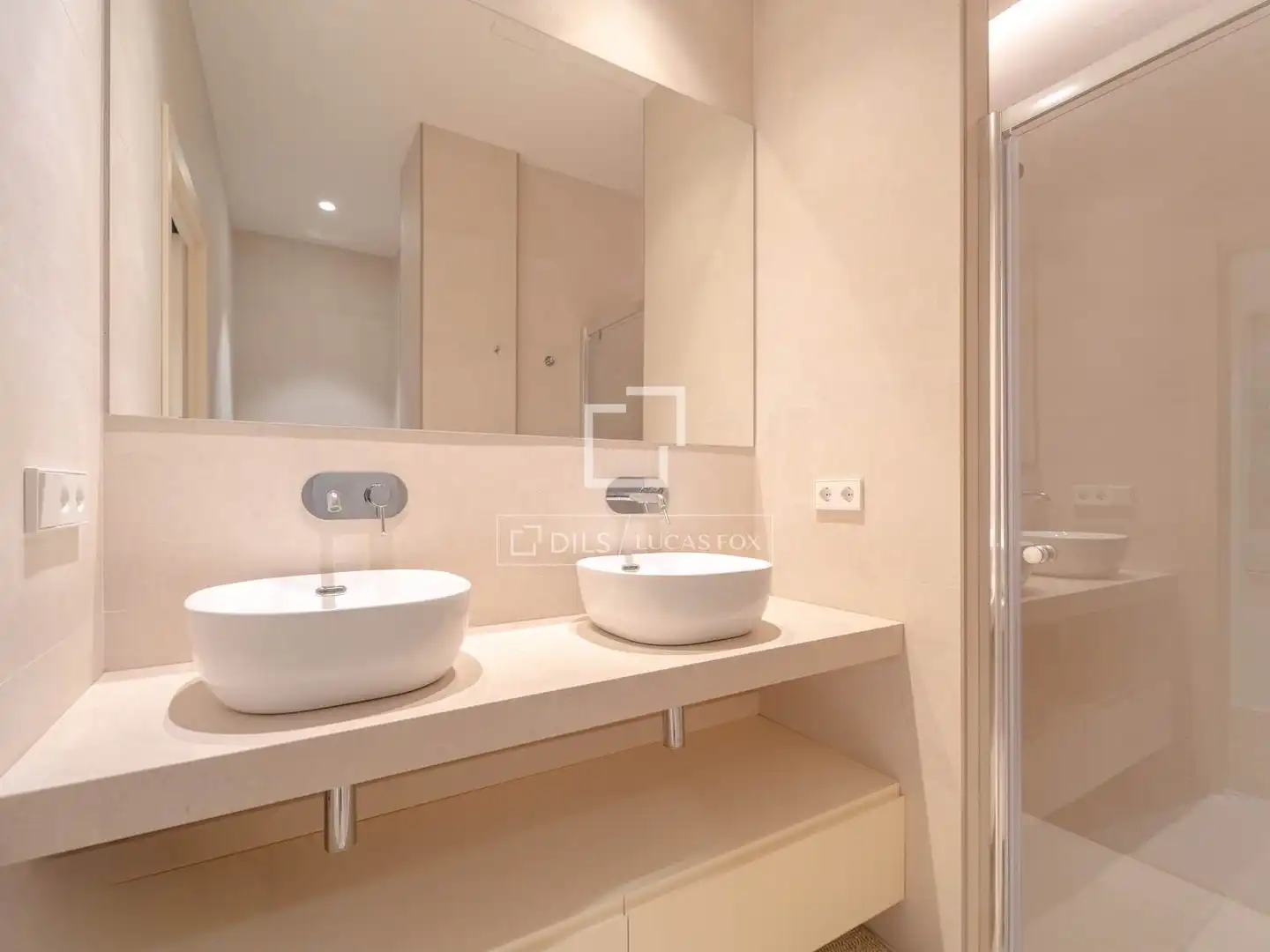 Baño de Piso de alquiler en Valencia con Aire acondicionado, Amueblado y Balcón