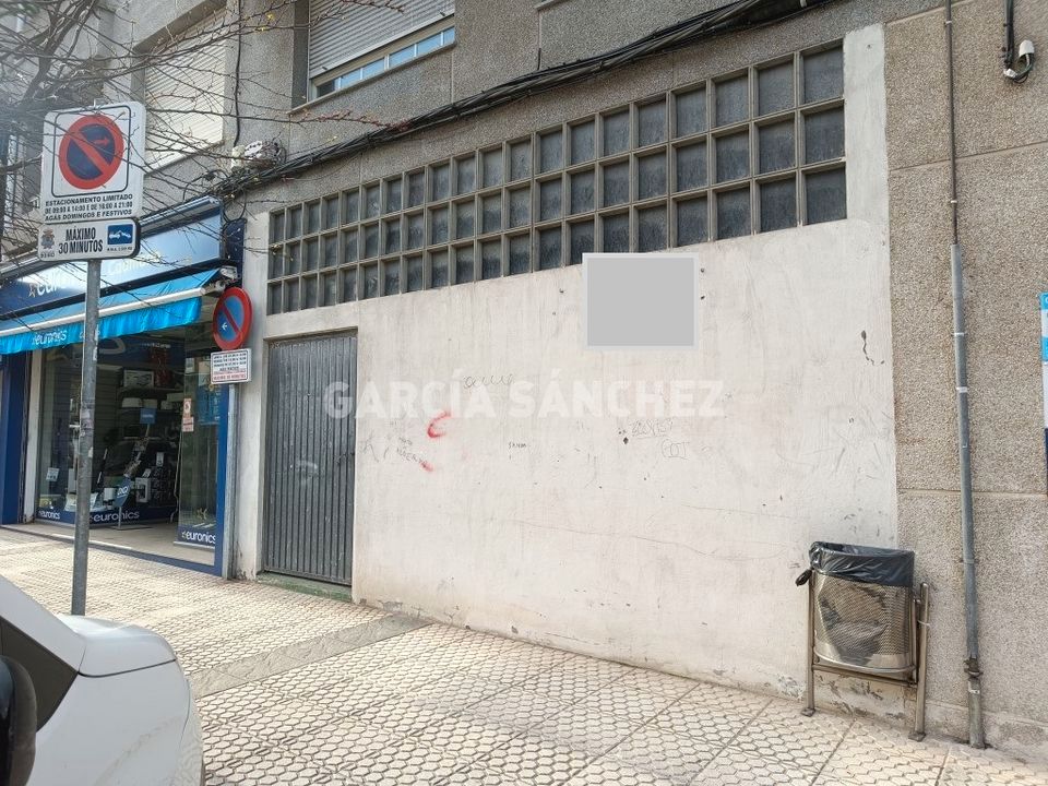 Premises for rent in Avenida da Constitución, 49