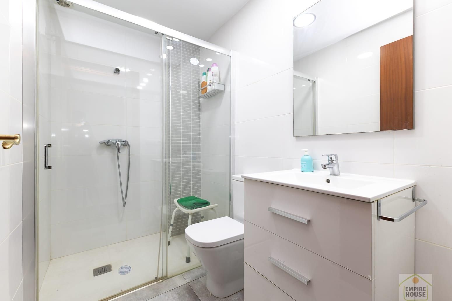 Baño de Piso para compartir en Mislata con Calefacción, Amueblado y Balcón