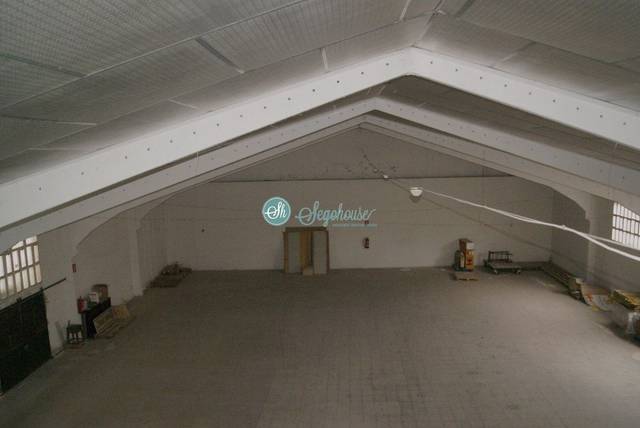 Nave industrial en Venta en Calle Somosierra en El Cerro - Carretera de San Rafael