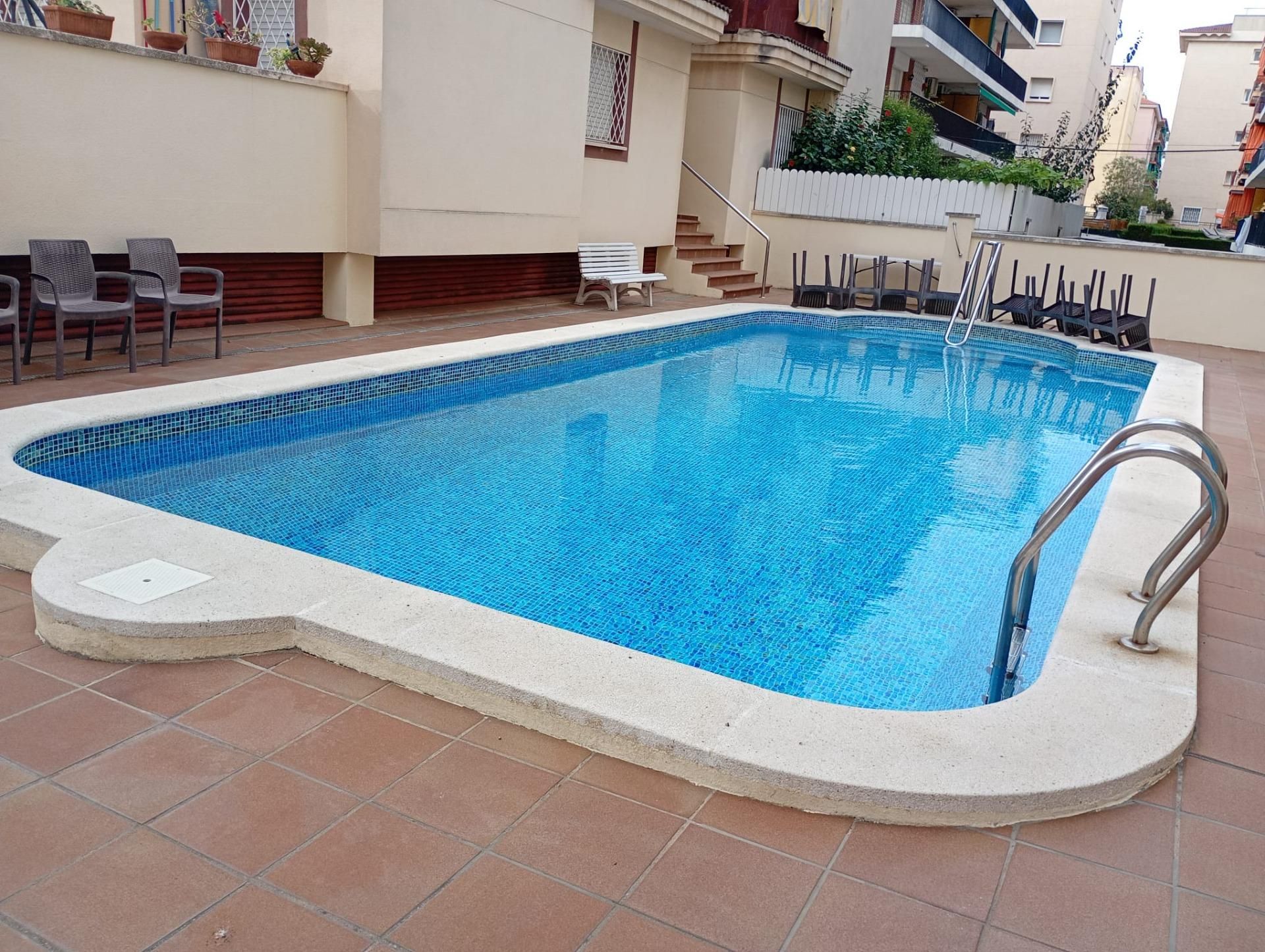 Piscina de Pis en venda en Calafell amb Parquet, Balcó i Piscina comunitària