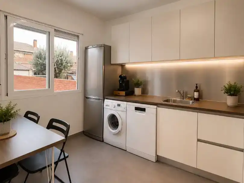 Cuina de Pis per a compartir en Arroyomolinos (Madrid) amb Aire condicionat, Jardí privat i Moblat