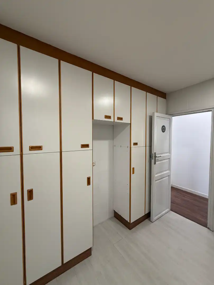 Küche von Büro zur Miete in Valencia mit Klimaanlage, Heizung und Balkon