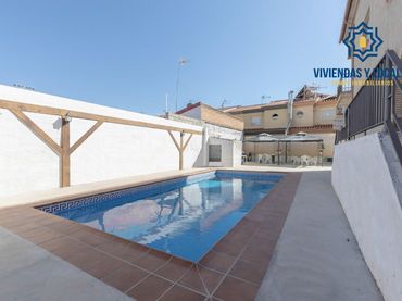 Adosado con piscina en venta en Ogíjares