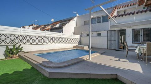 Bonita casa adosada con piscina privada en Ampuriabrava