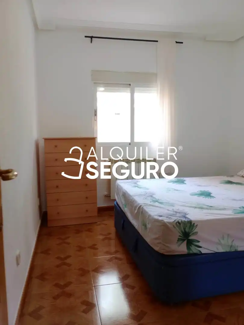 Bedroom of Flat for rent in Madrid  with Heating and Furnished