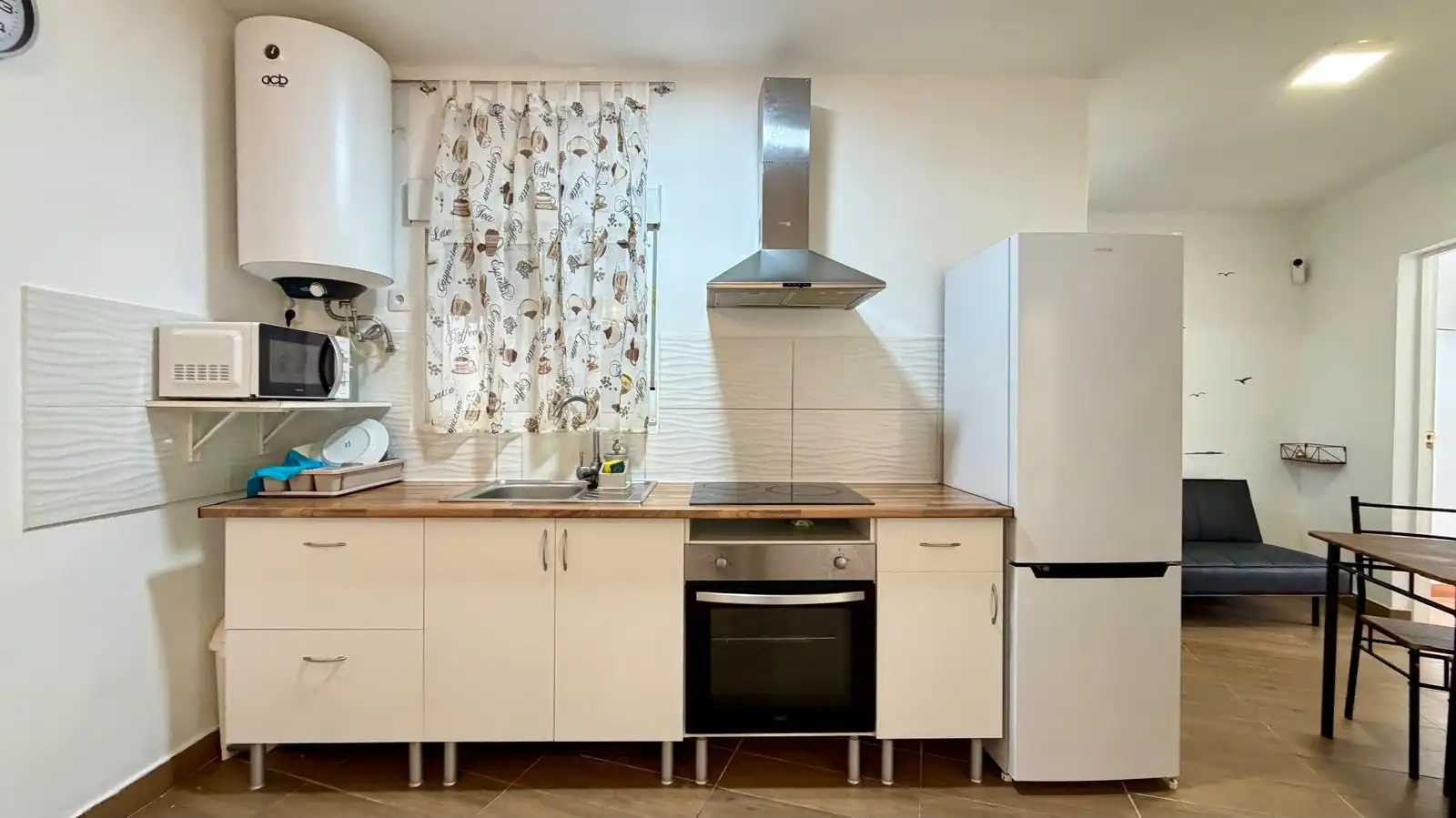 Cocina de Piso en venta en L'Hospitalet de Llobregat con Terraza y Trastero