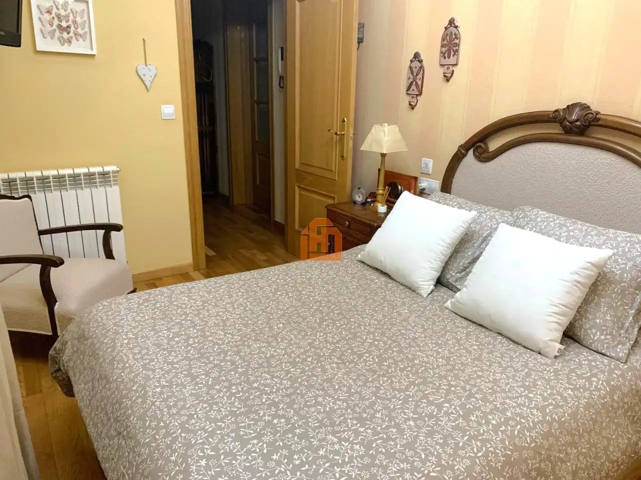 Schlafzimmer von Wohnungen zur Miete in León Capital  mit Heizung, Parkett und Möbliert