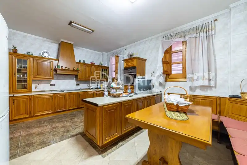 Küche von Haus oder Chalet zum Verkauf in Úbeda mit Terrasse, Abstellraum und Balkon