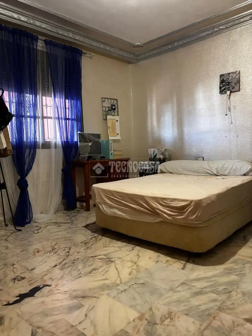 Dormitori de Casa o xalet en venda en Alcalá de Guadaira amb Aire condicionat i Terrassa