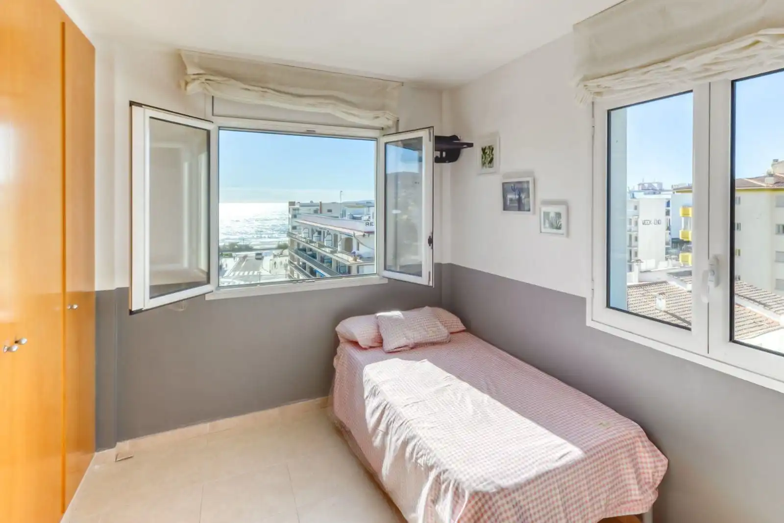 Bedroom of Apartments for sale in Roses  with Air Conditioner, Terrace and Furnished