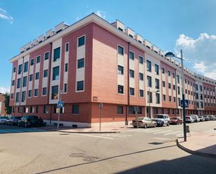 Exterior view of Apartment for sale in Cistérniga  with Heating, Parquet flooring and Storage room
