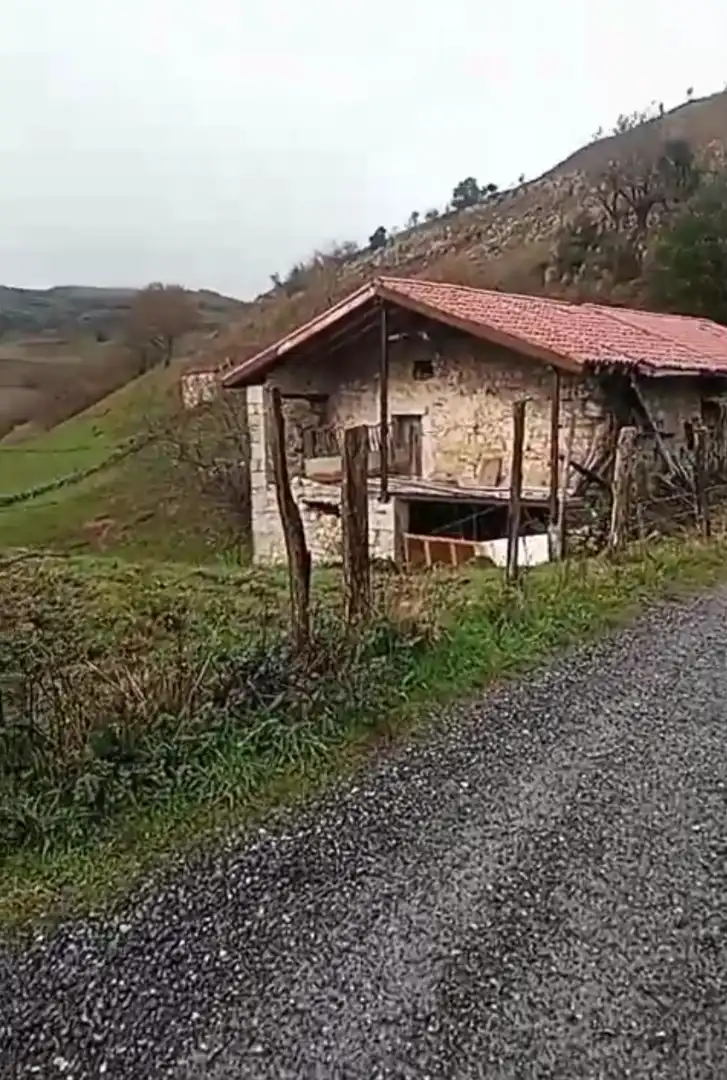 Casa rústica amb jardí en venda a Arredondo, imagen 2