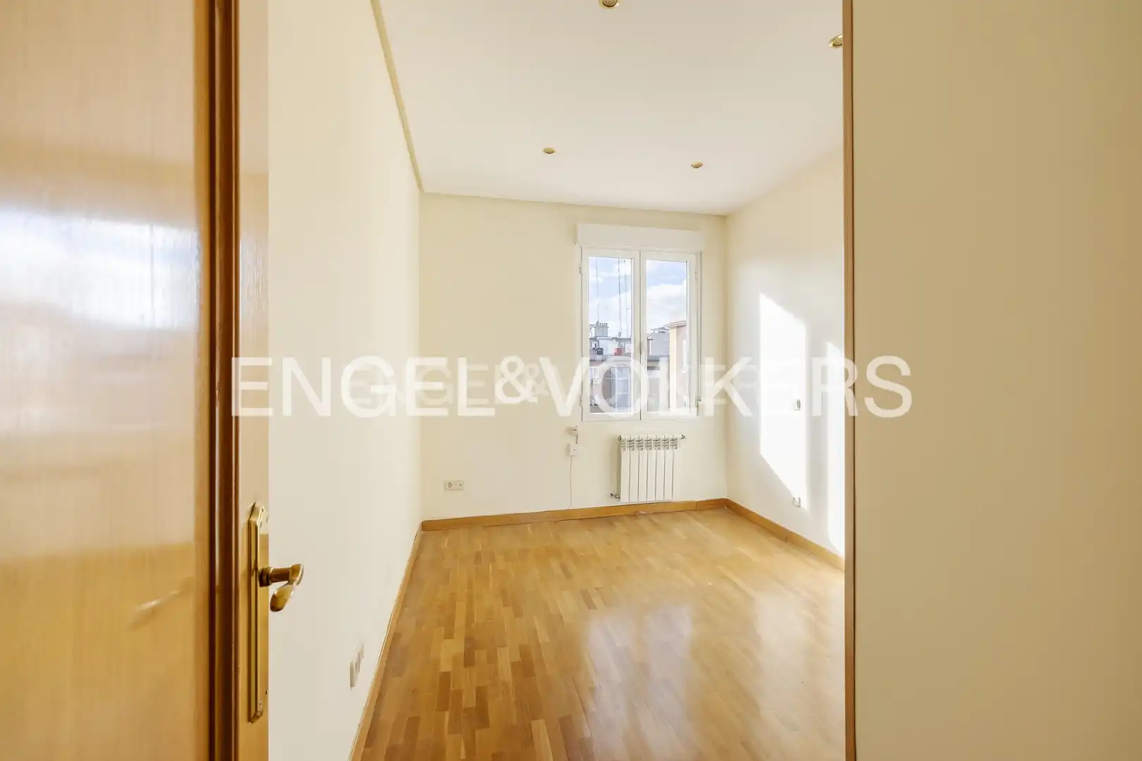 Flat for rent in Madrid  with Air Conditioner, Heating and Parquet flooring