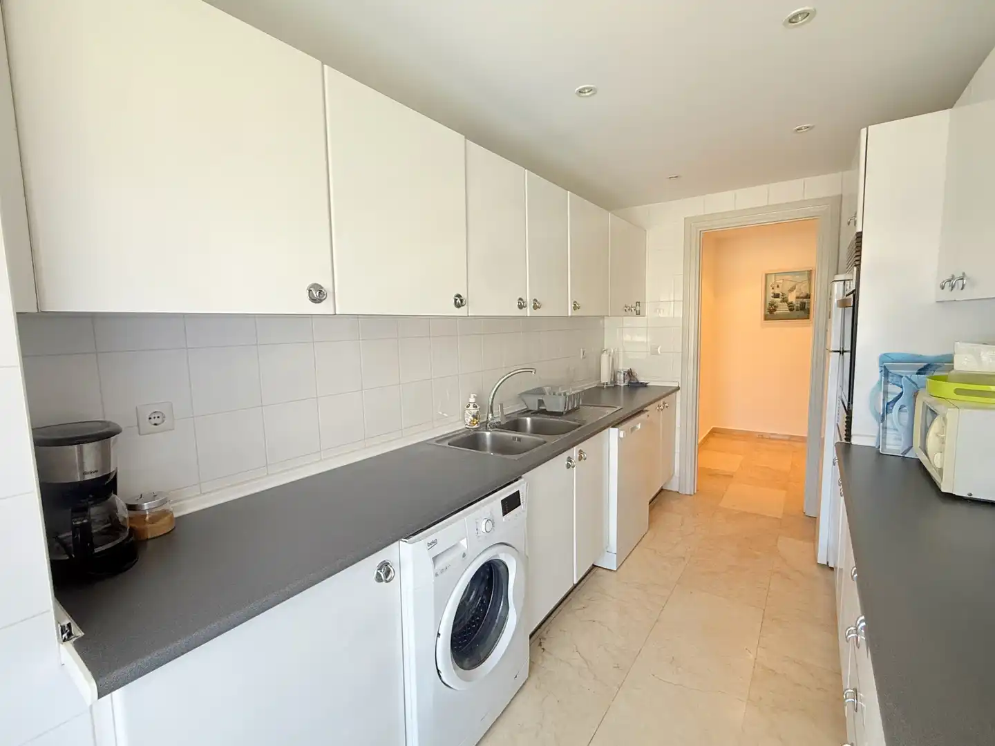 Cocina de Apartamento de alquiler en Marbella con Terraza, Piscina y Piscina comunitaria