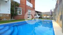 Swimming pool of House or chalet for sale in Castelldefels  with Air Conditioner, Heating and Private garden