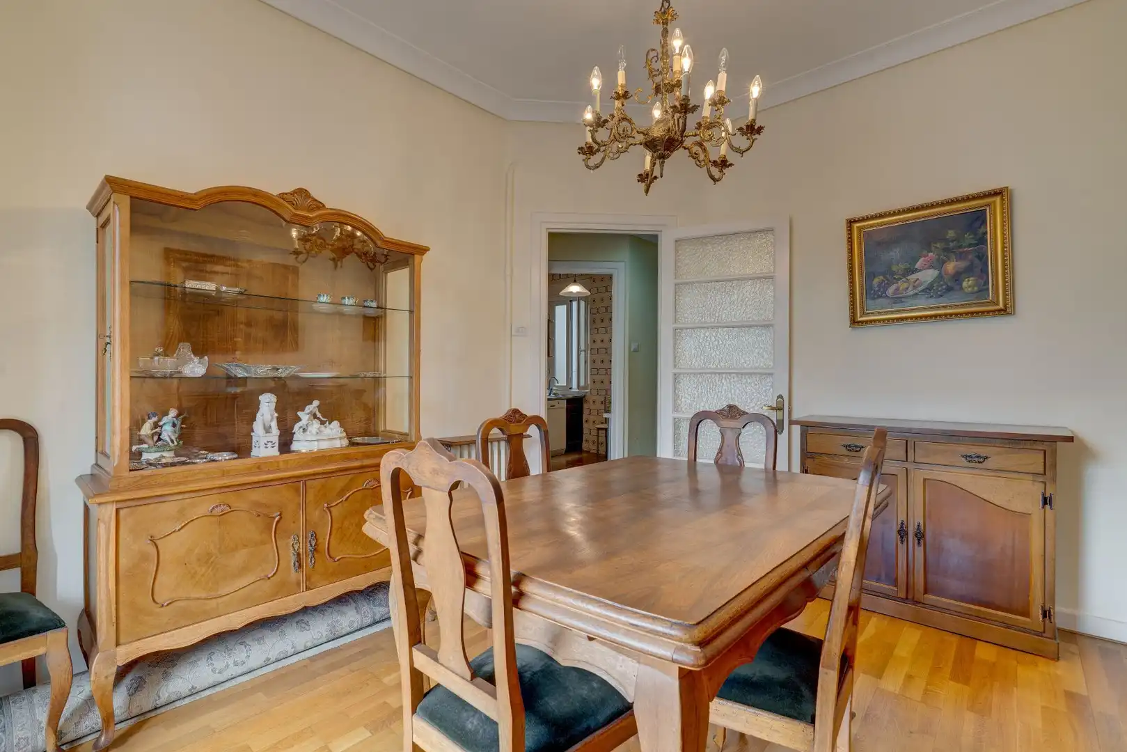 Comedor de Piso en venta en Irun  con Calefacción, Trastero y Amueblado