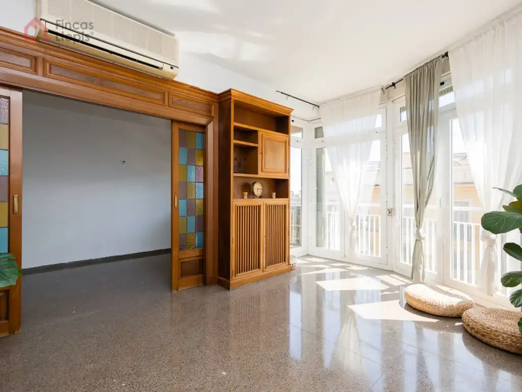 Piso en venta en Barcelona con Balcón