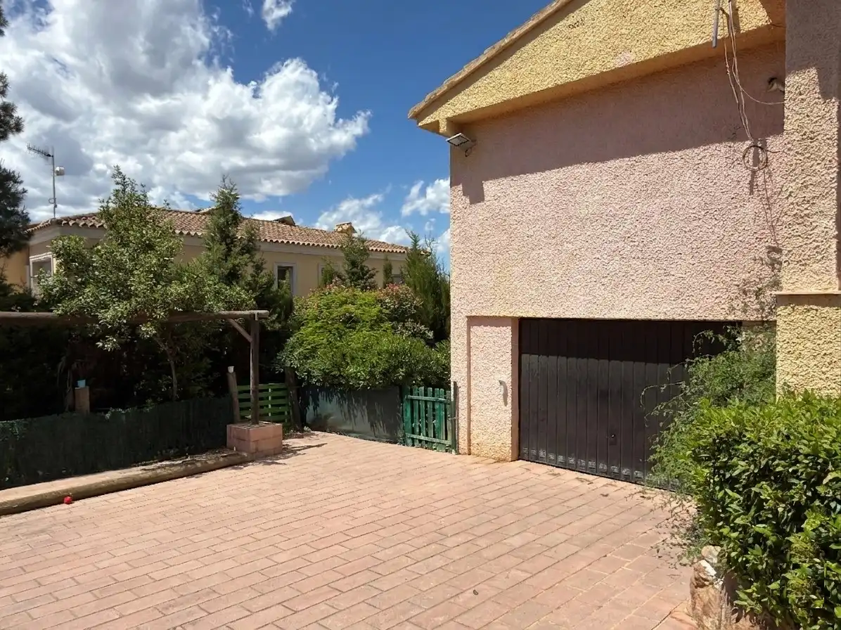 Parking de Casa o chalet en venta en Náquera con Aire acondicionado, Calefacción y Jardín privado