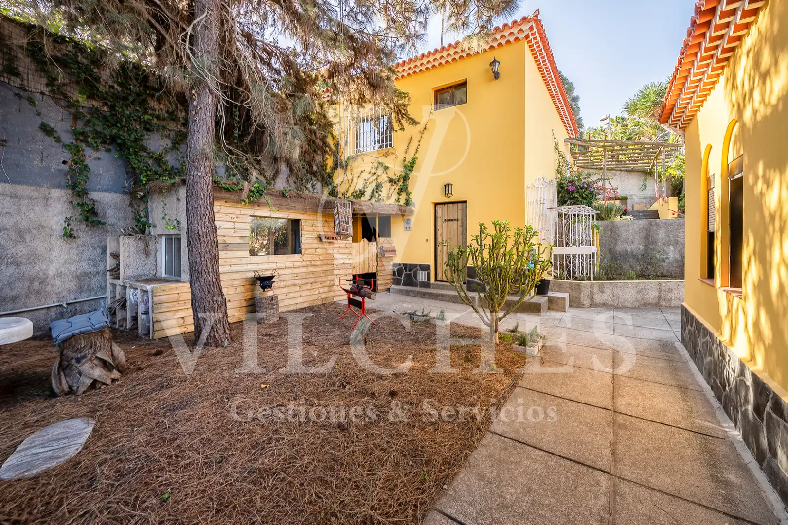 Vista exterior de Casa o xalet en venda en Santa Brígida amb Jardí privat, Terrassa i Traster