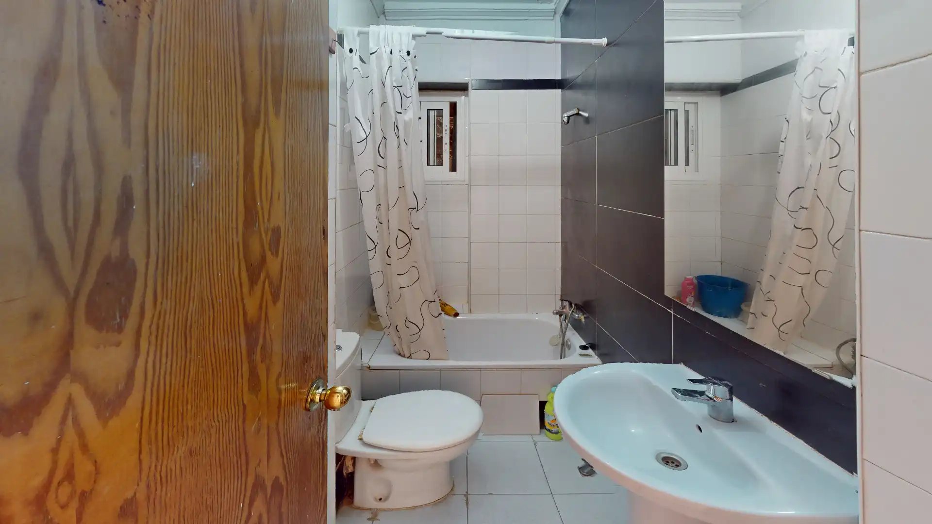 Baño de Piso en venta en Almería con Aire acondicionado, Amueblado y Horno