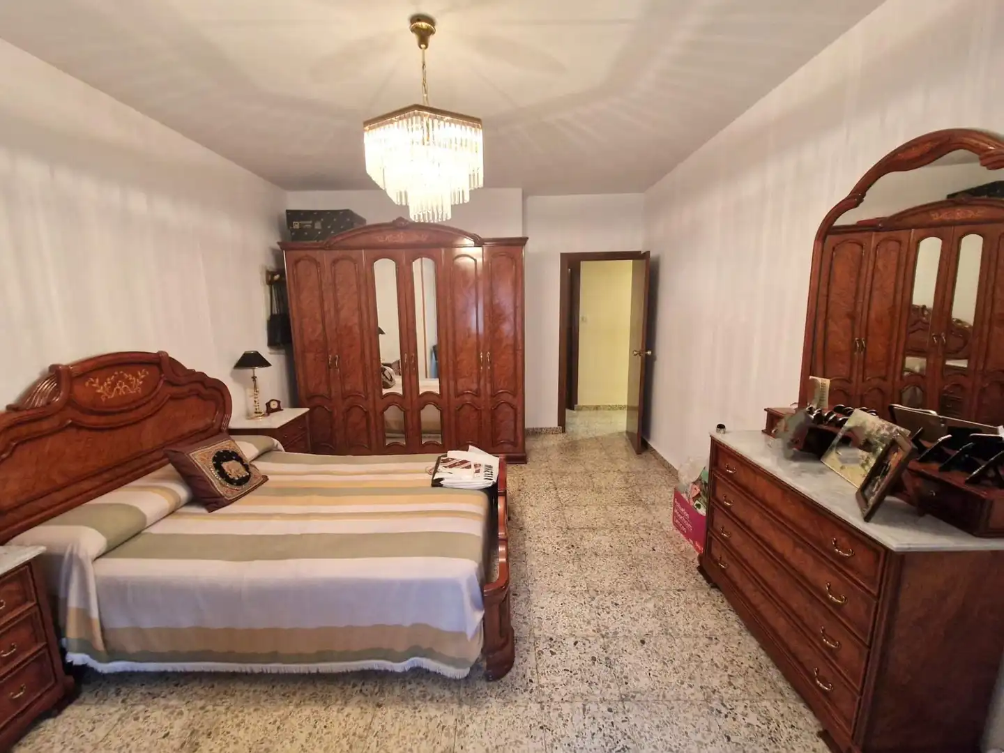 Schlafzimmer von Einfamilien-Reihenhaus zum Verkauf in Plasencia mit Klimaanlage, Terrasse und Abstellraum