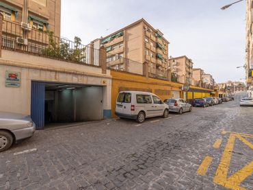 Local comercial en venda a Calle Rey Abu Said