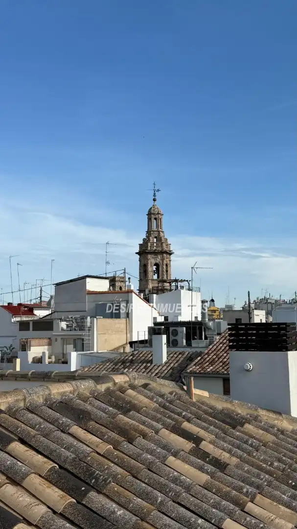Vista exterior de Pis en venda en Valencia amb Balcó