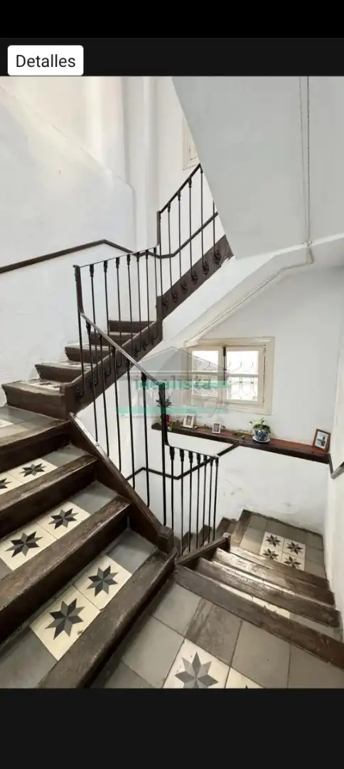 Flat for sale in  Granada Capital  with Air Conditioner and Balcony