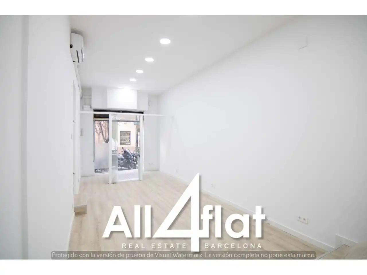 Business premises for sale in Calle hostafrancs de sio, imagen 2