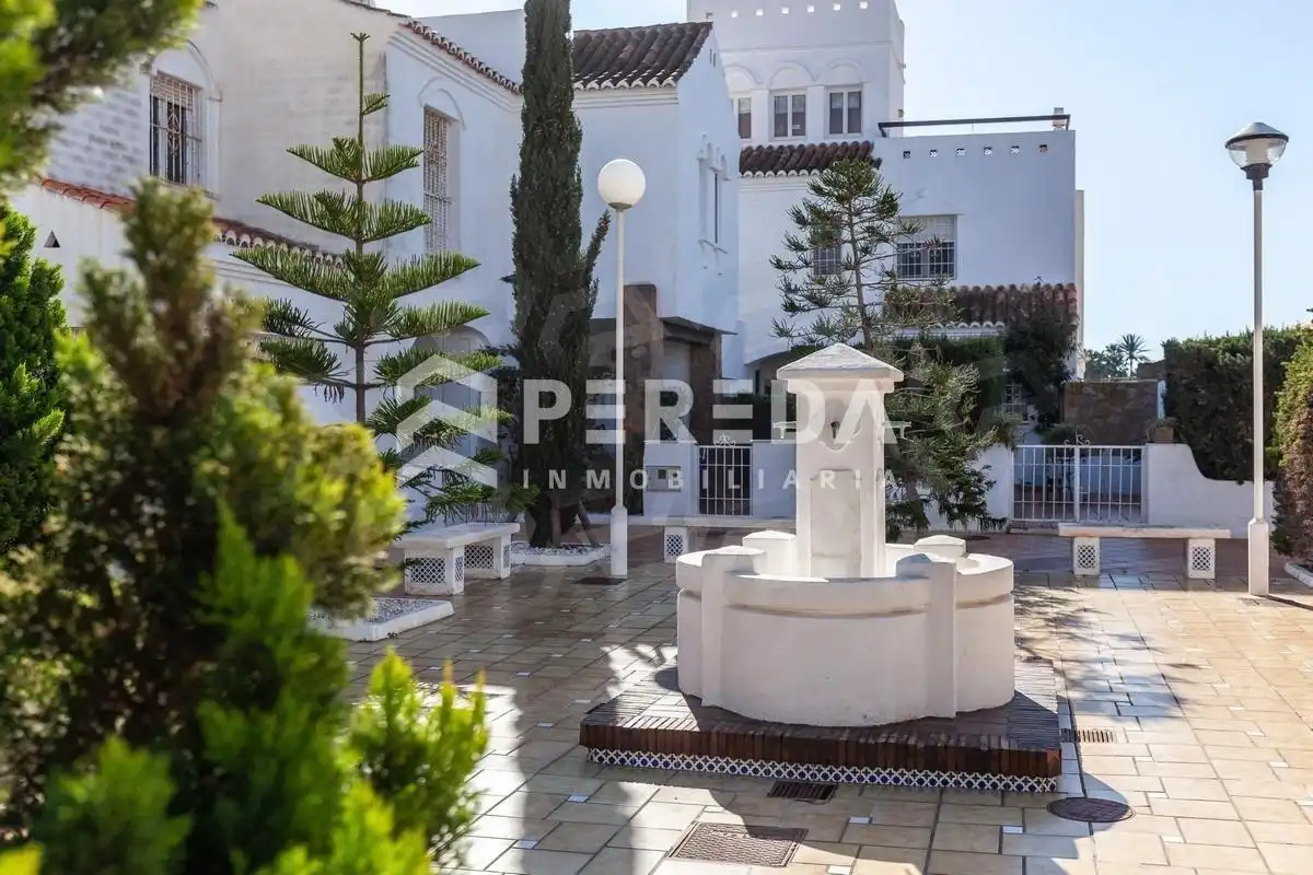 Vista exterior de Apartamento en venta en Roquetas de Mar con Aire acondicionado, Jardín privado y Terraza