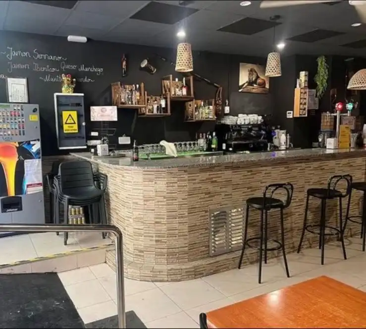 Local comercial en venta en Carrer de Maria Cortina i Pascual, imagen 6