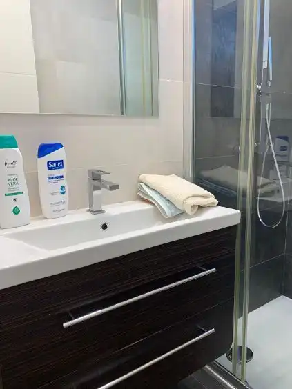 Baño de Piso de alquiler en  Pamplona / Iruña con Calefacción, Parquet y Amueblado