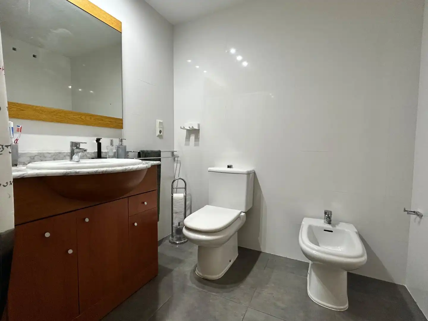 Baño de Piso en venta en Gandia con Aire acondicionado, Calefacción y Amueblado