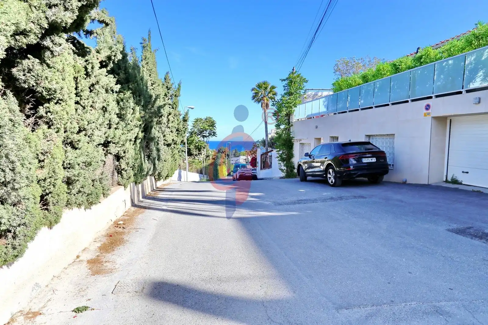 Vista exterior de Casa o xalet en venda en Alicante / Alacant amb Jardí privat, Terrassa i Piscina