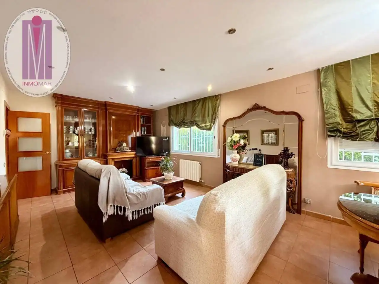 Casa amb jardí en venda a Avenida 303, imagen 2