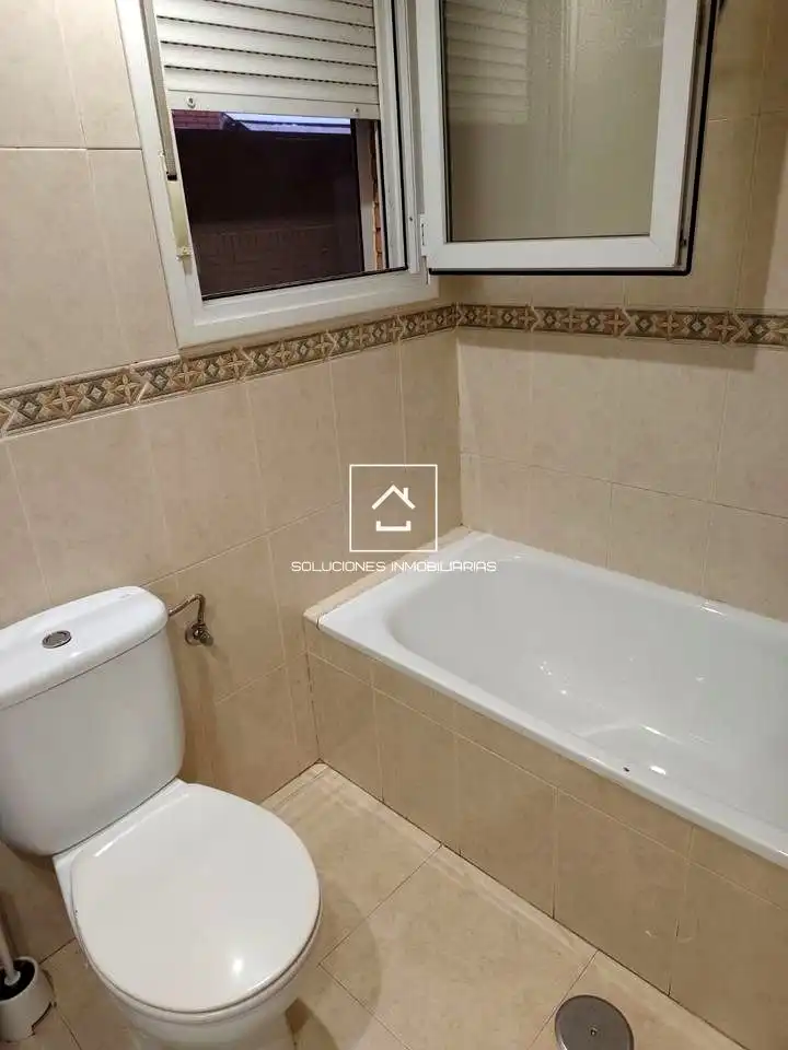 Bany de Planta baixa en venda en Valdemoro amb Aire condicionat, Terrassa i Traster