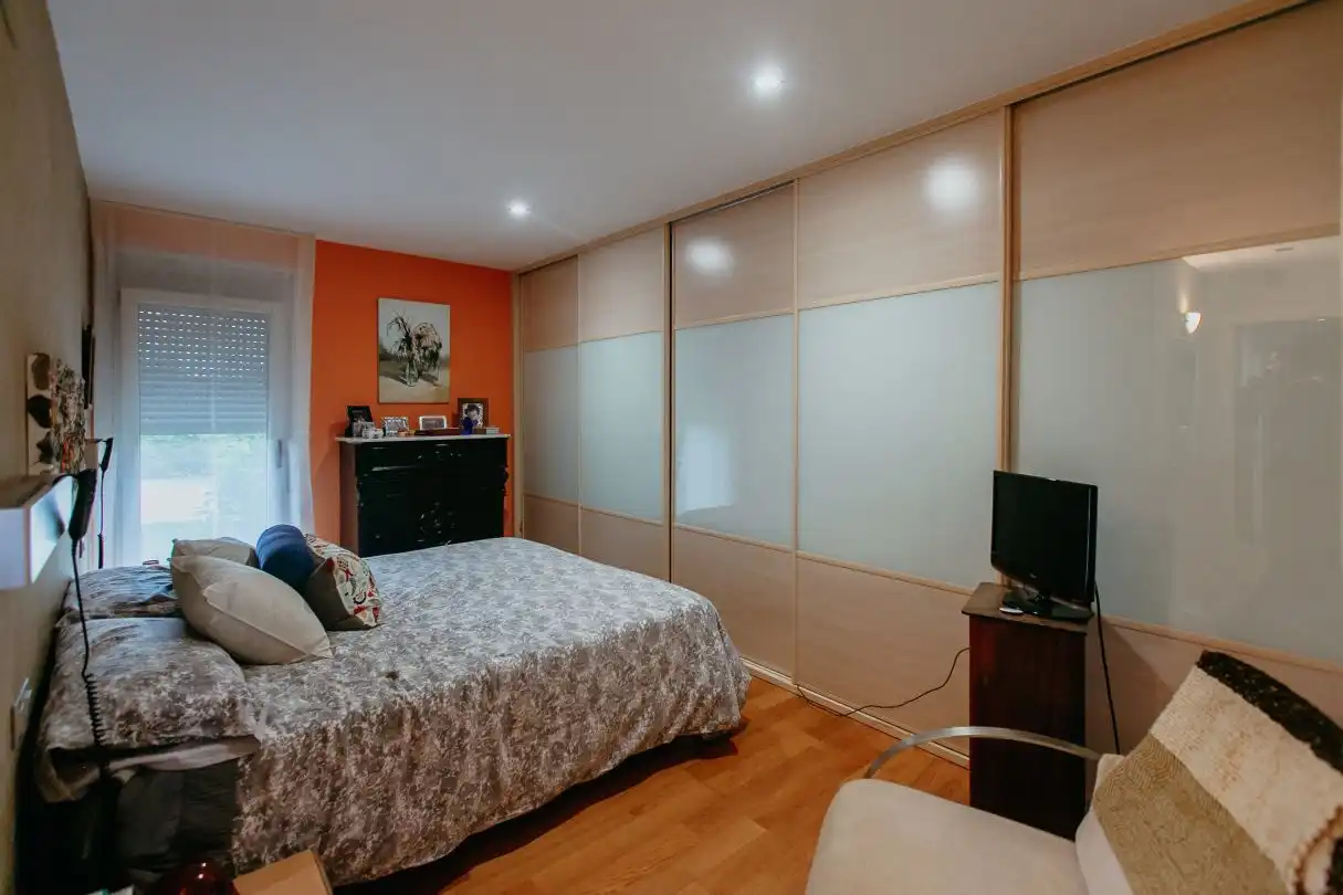 Habitación de Casa o chalet en venta en Huesca con Aire acondicionado, Calefacción y Jardín privado