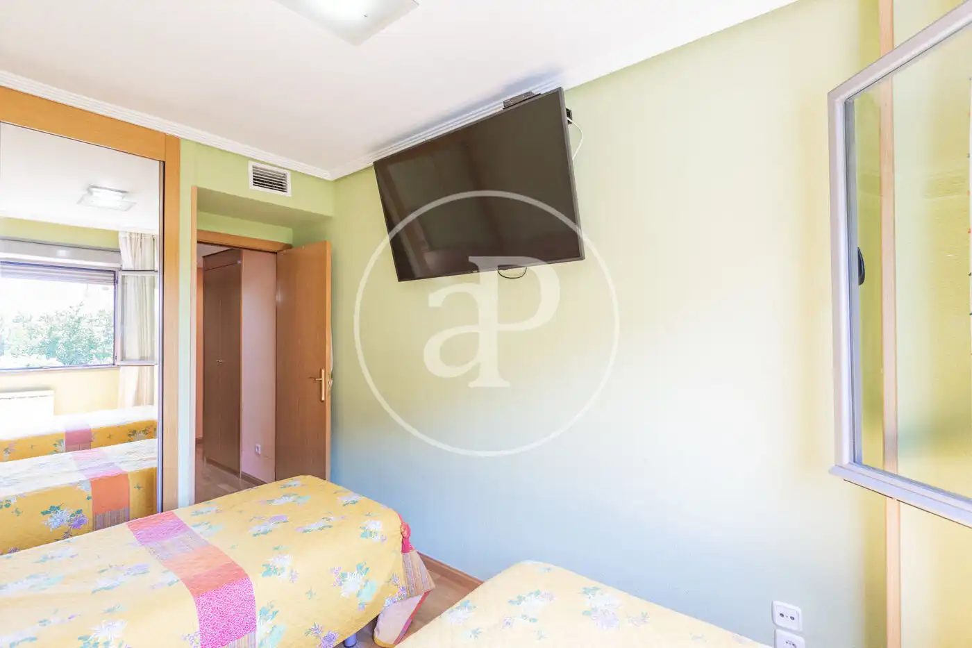 Habitación de Piso en venta en Madrid con Aire acondicionado, Calefacción y Jardín privado