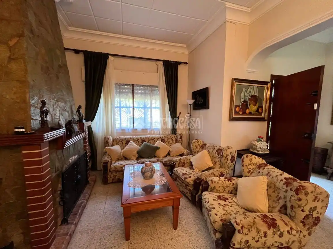 Sala de estar de Casa o chalet en venta en Mairena del Alcor con Aire acondicionado, Calefacción y Piscina comunitaria