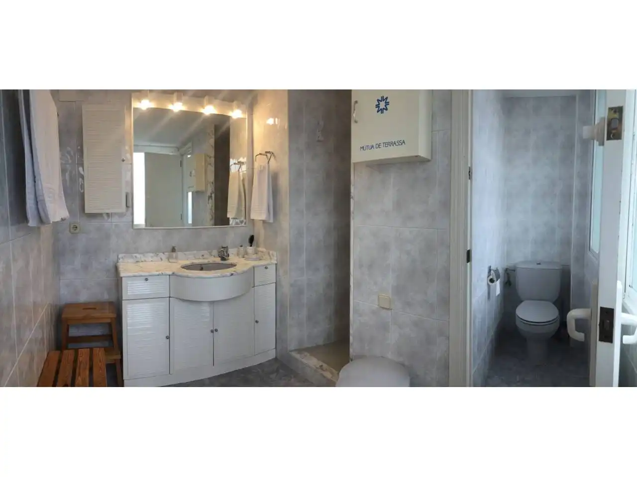 Badezimmer von Einfamilien-Reihenhaus zum Verkauf in Terrassa mit Heizung, Terrasse und Schwimmbad