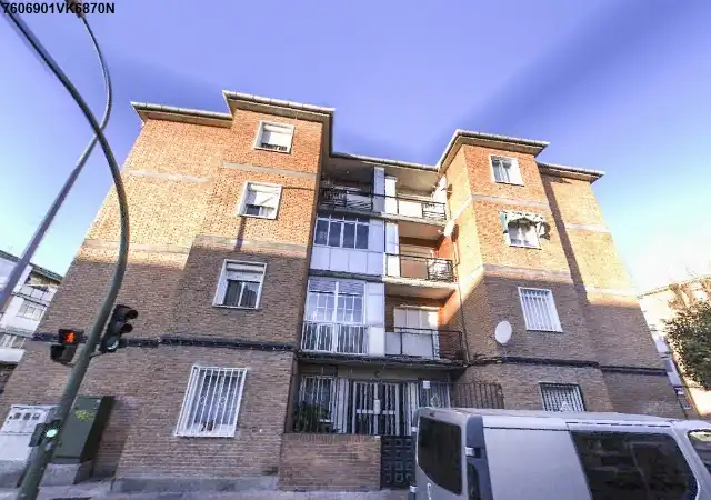 Vista exterior de Piso en venta en Alcalá de Henares