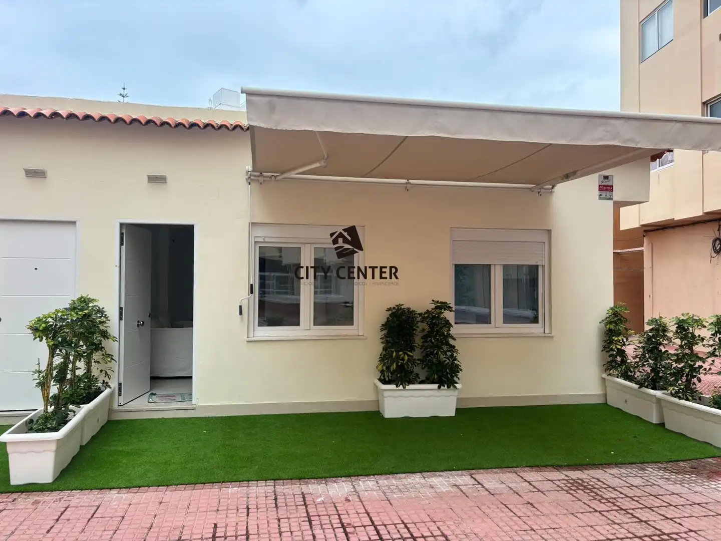 Vista exterior de Apartamento en venta en Puerto de la Cruz con Terraza y Amueblado