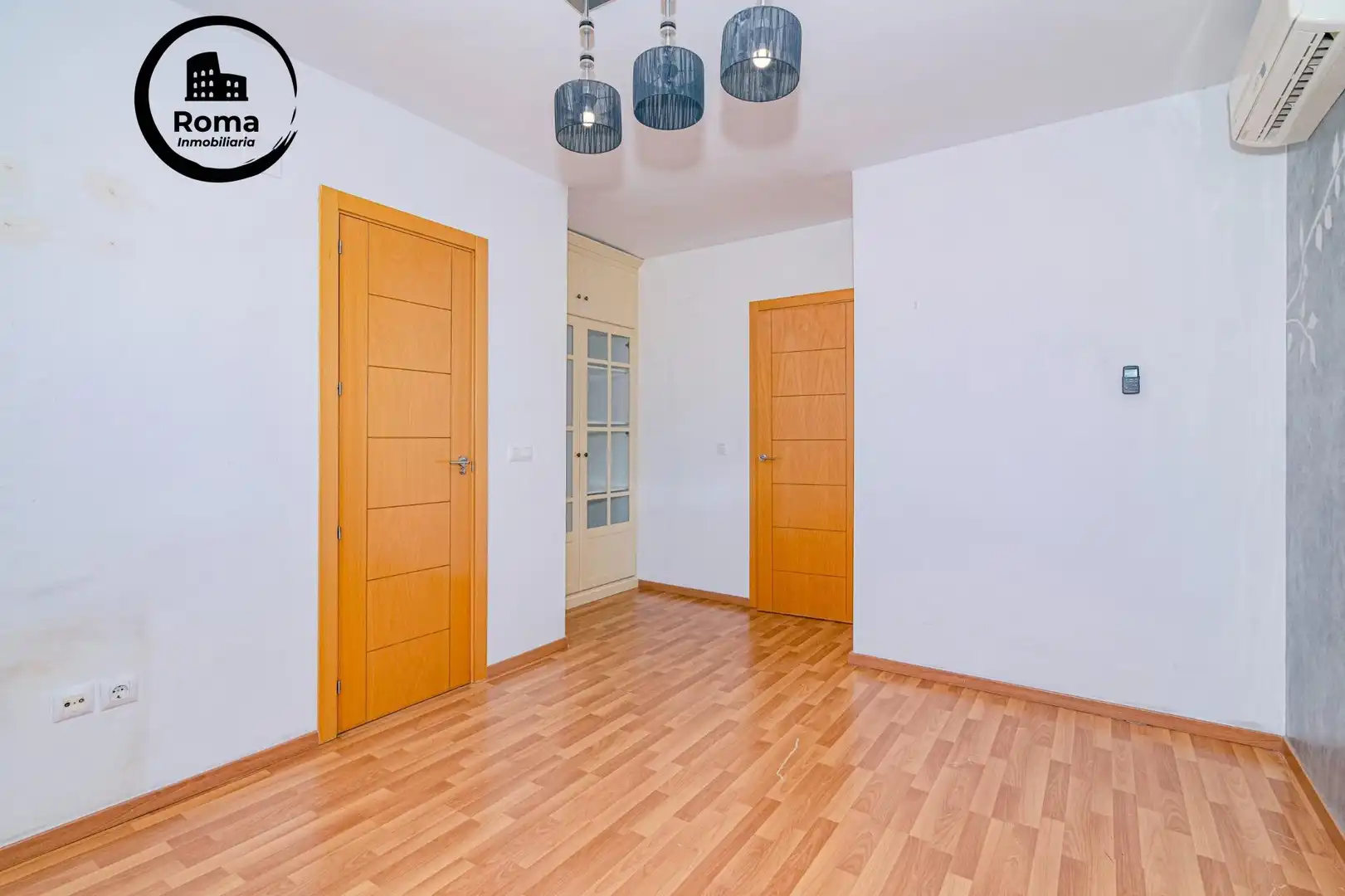 Casa aparellada amb terrassa en venda a Jun, imagen 27