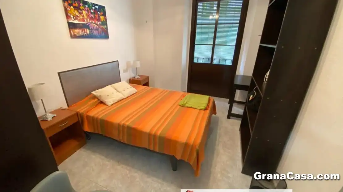 Bedroom of Flat for rent in Granada  with Air Conditioner, Heating and Furnished