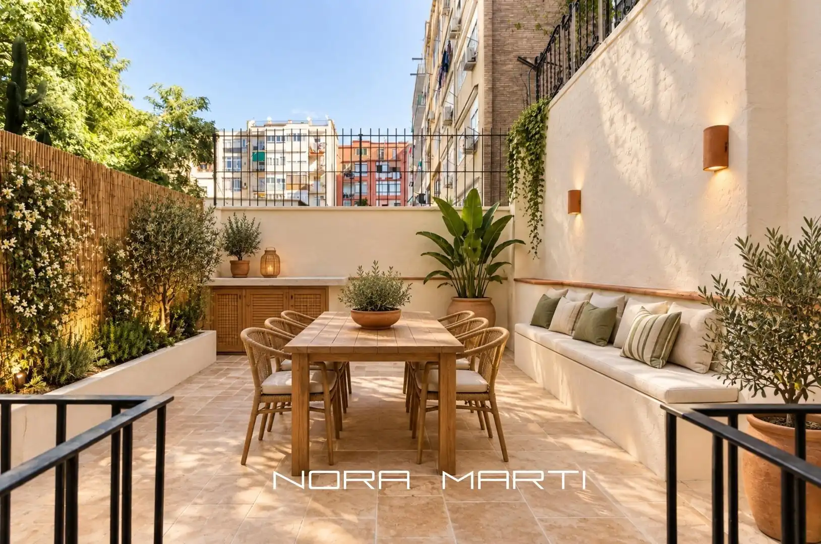 Terraza de Planta baja en venta en Eixample