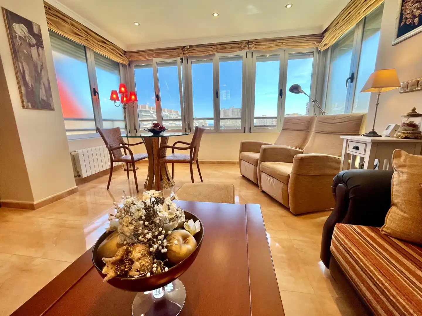 Sala de estar de Piso en venta en Alicante / Alacant con Aire acondicionado, Calefacción y Piscina comunitaria