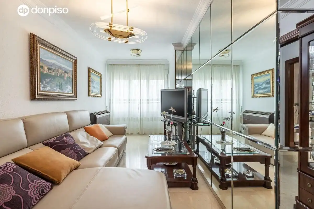 Living room of Flat for sale in Granada