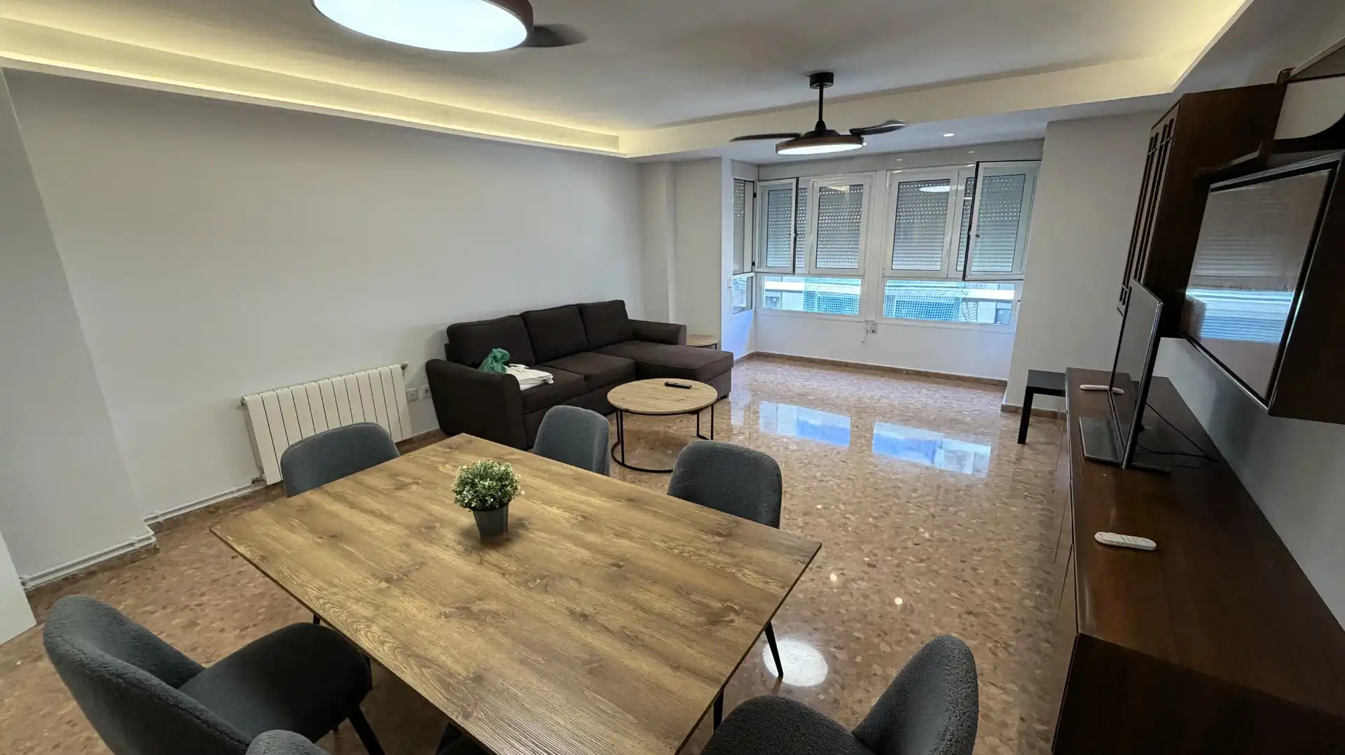 Sala d'estar de Pis de lloguer en Valencia amb Aire condicionat, Calefacció i Jardí privat