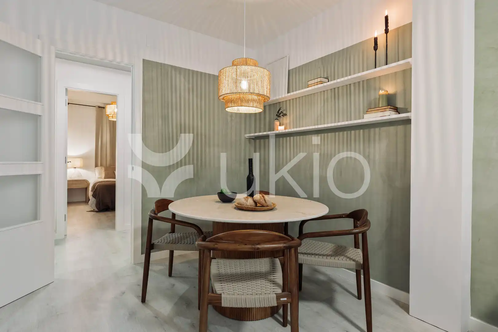 Comedor de Apartamento de alquiler en Barcelona con Aire acondicionado, Calefacción y Amueblado